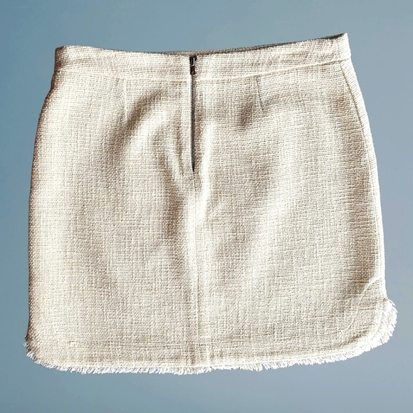 AXARA Paris Ecru Tweed Fray Hem Mini Skirt Size 38/M US - Picture 2 of 8